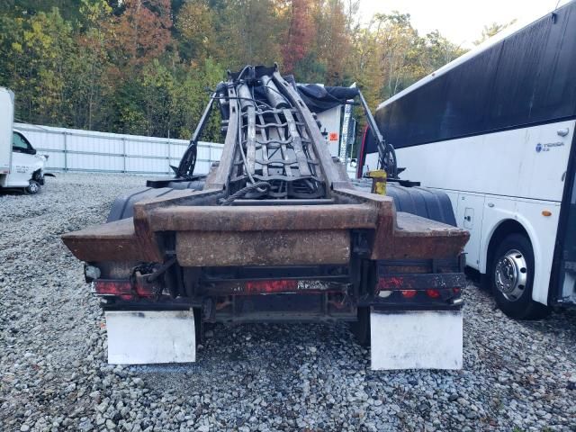 2019 Kenworth T880 ROLL-OFF Container Truck