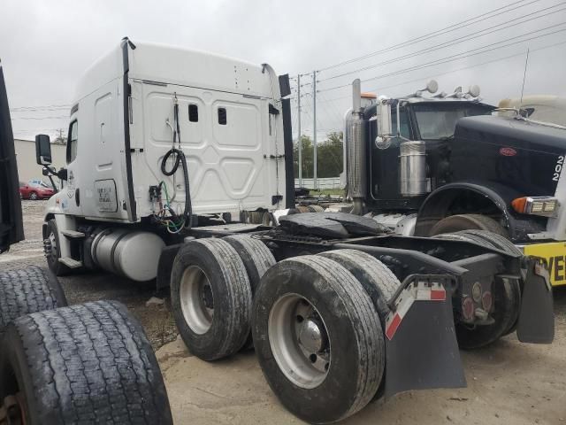 2016 Freightliner Cascadia 125