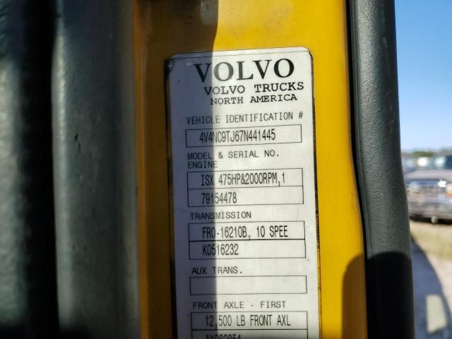 2007 Volvo VNL Semi Truck