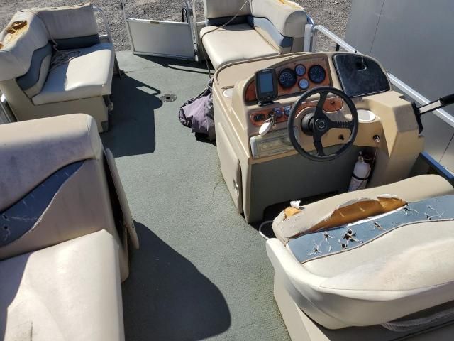 2000 Fisher Boat