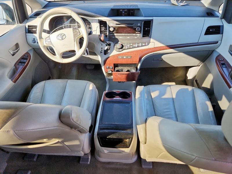 2014 Toyota Sienna XLE