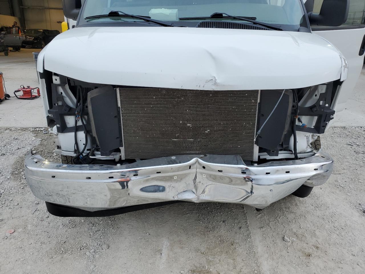 2023 GMC Savana G2500 LS