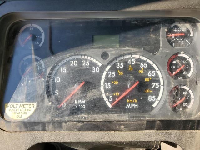 2013 Freightliner Cascadia 125 Semi Truck