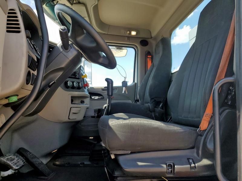 2018 Peterbilt Tractor 567