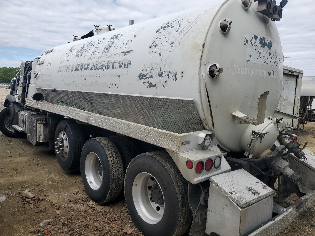 2021 Mack Granite Tank Truck