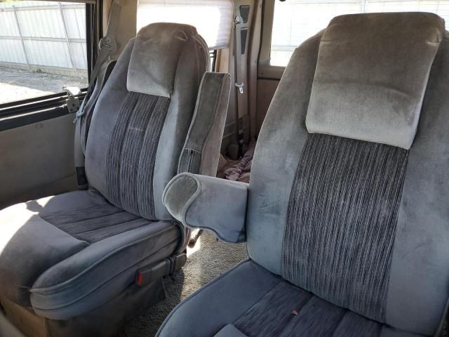 2003 GMC Safari XT
