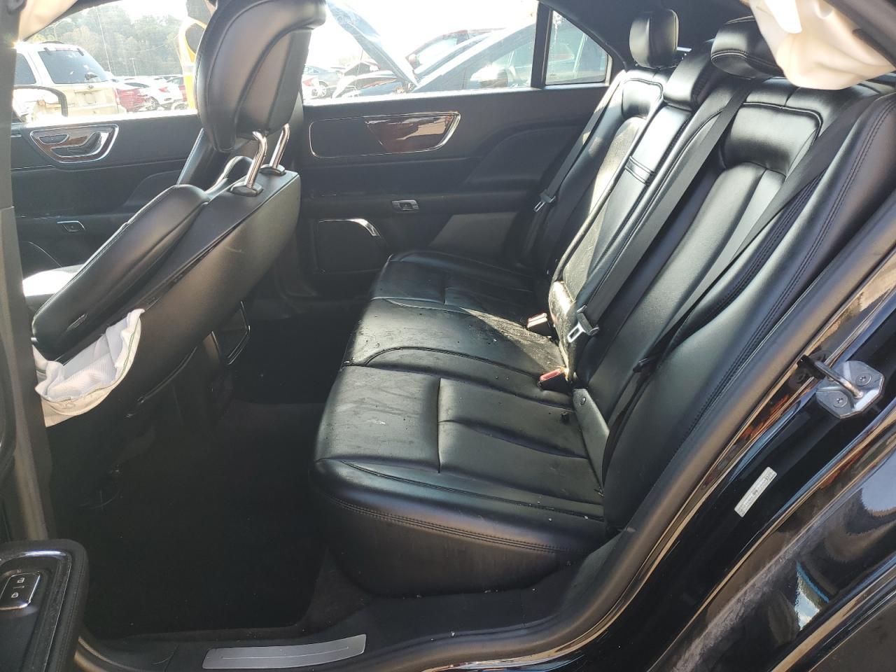 2018 Lincoln Continental Premiere