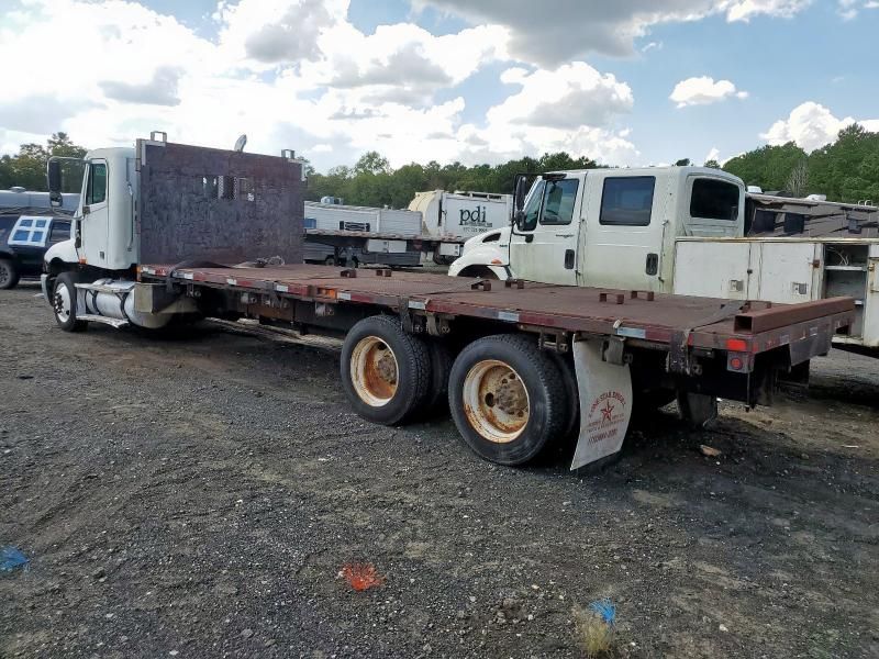 2005 Freightliner Columbia Flatbed Truck