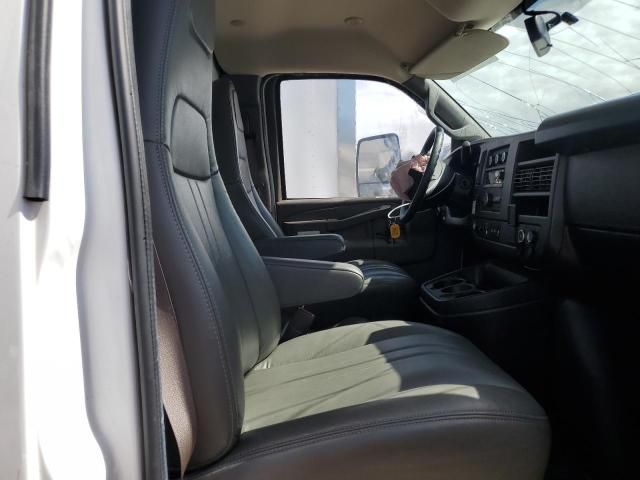 2022 GMC Savana CUT-BOX Truck