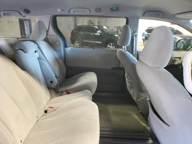 2013 Toyota Sienna LE