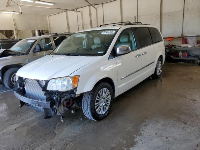 2013 Chrysler Town & Country Touring L