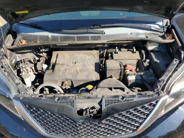 2015 Toyota Sienna Sport