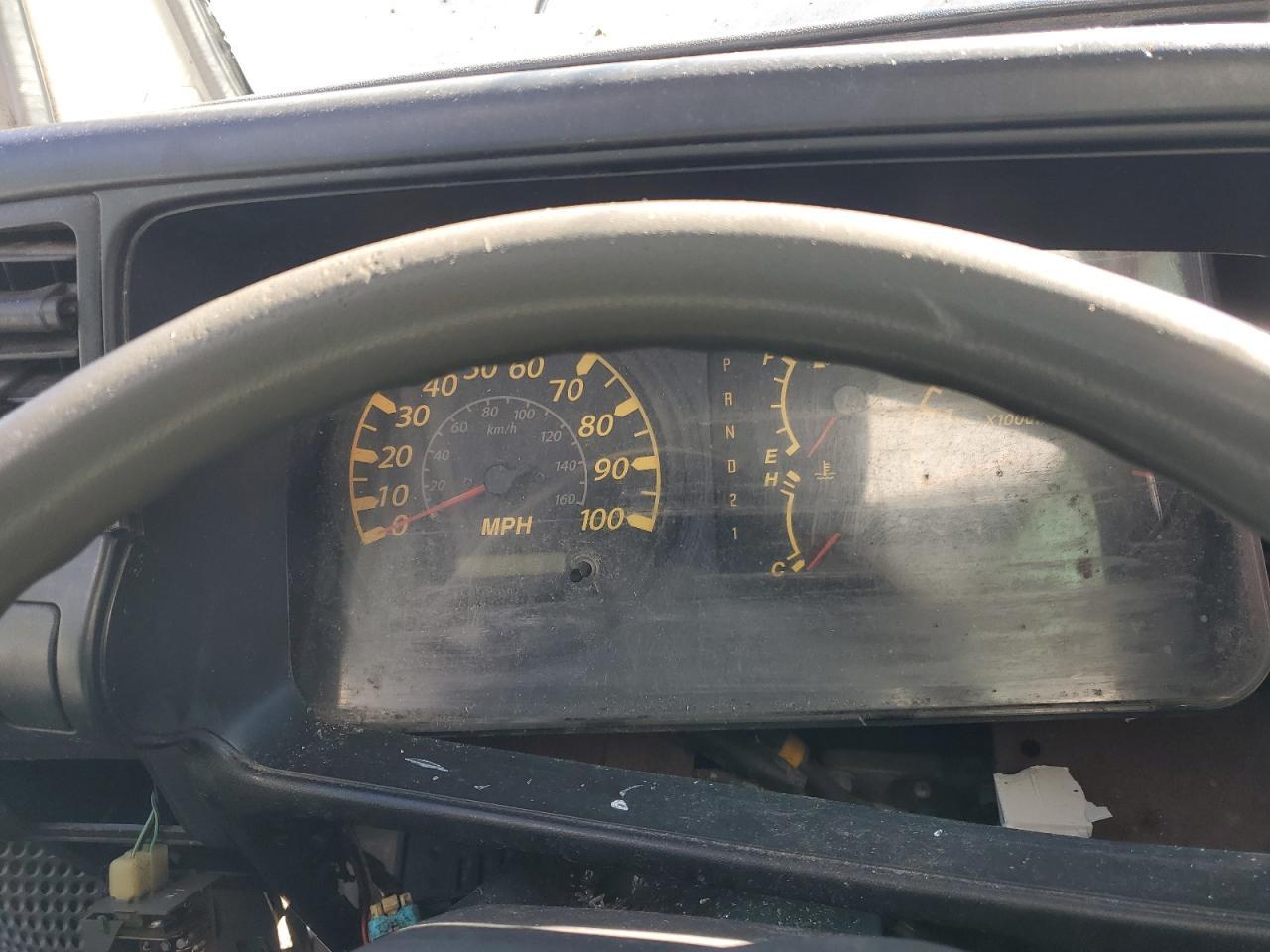 2006 Isuzu NPR BOX Truck