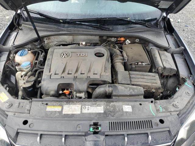 2013 Volkswagen Passat SEL