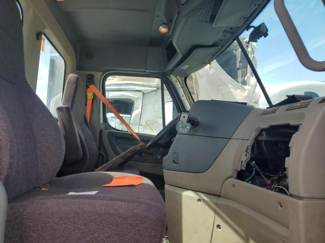 2017 Freightliner Cascadia 113 Semi Truck