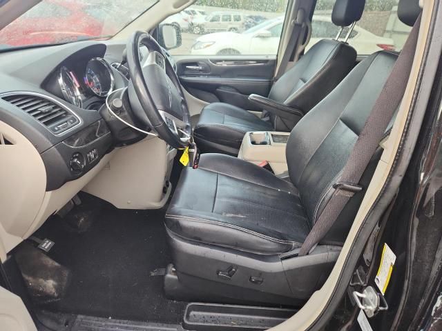 2015 Chrysler Town & Country Touring L