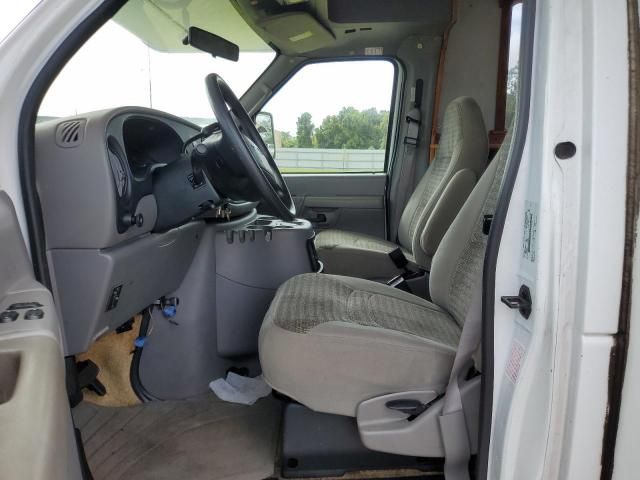 2003 Trail King 2003 Ford Econoline E350 Super Duty Cutaway Van