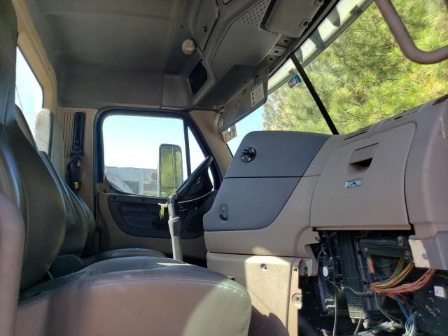 2013 Freightliner Cascadia 125