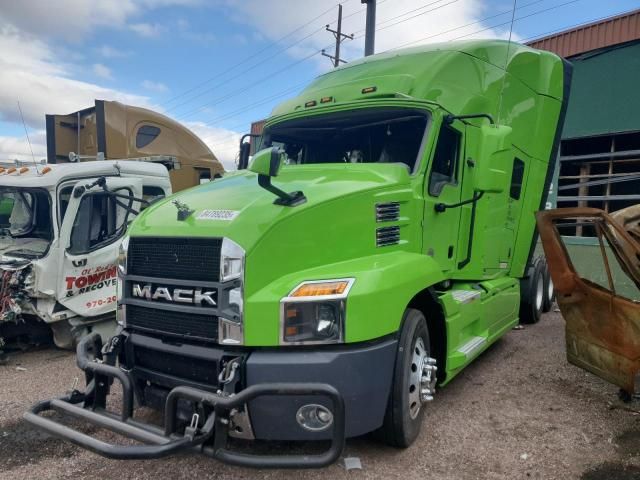 2023 Mack Anthem Semi Truck