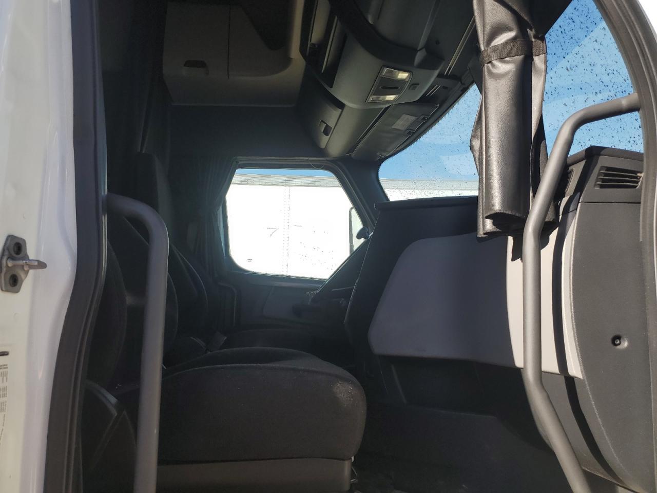 2019 Freigliner 2019 Freightliner Cascadia 126 Semi Truck