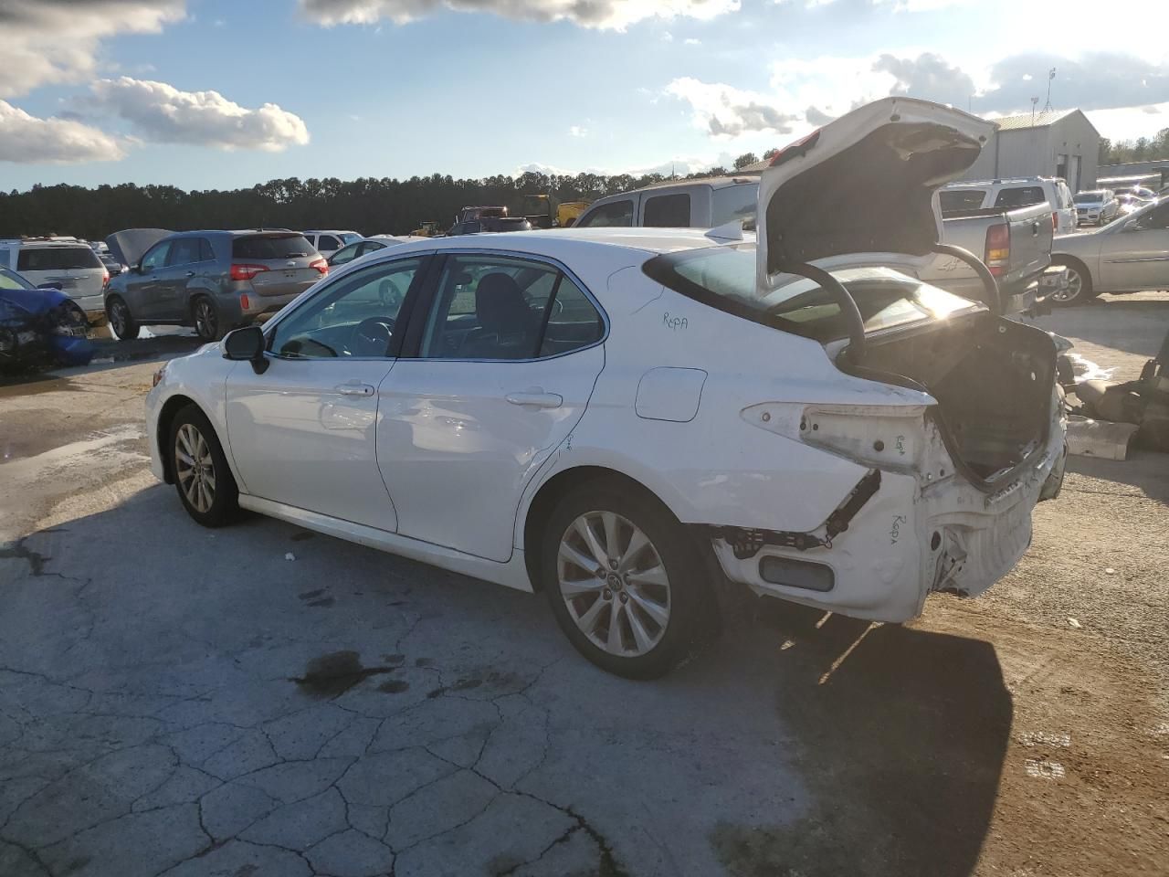 2020 Toyota Camry le