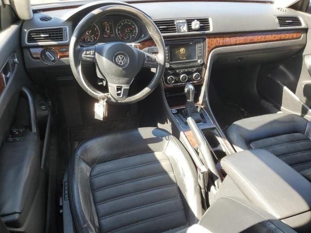 2012 Volkswagen Passat SEL