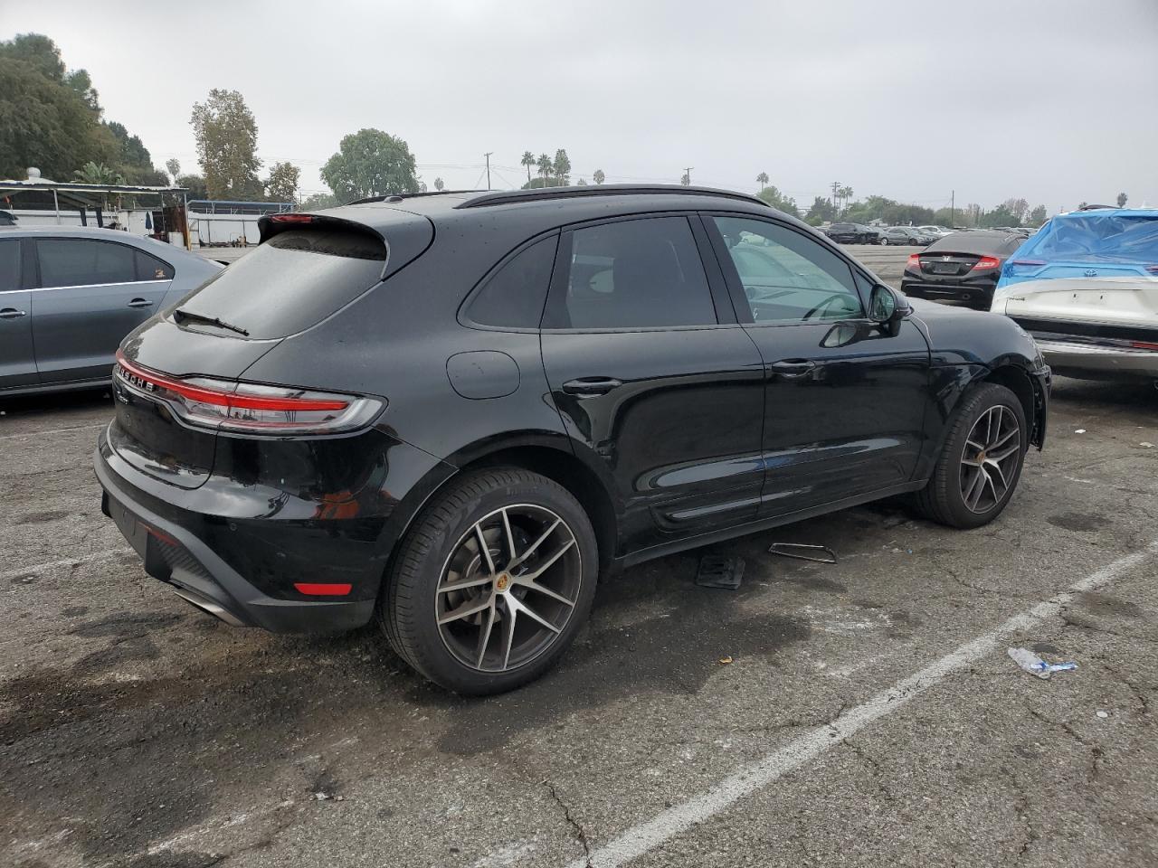 2025 Porsche Macan Base