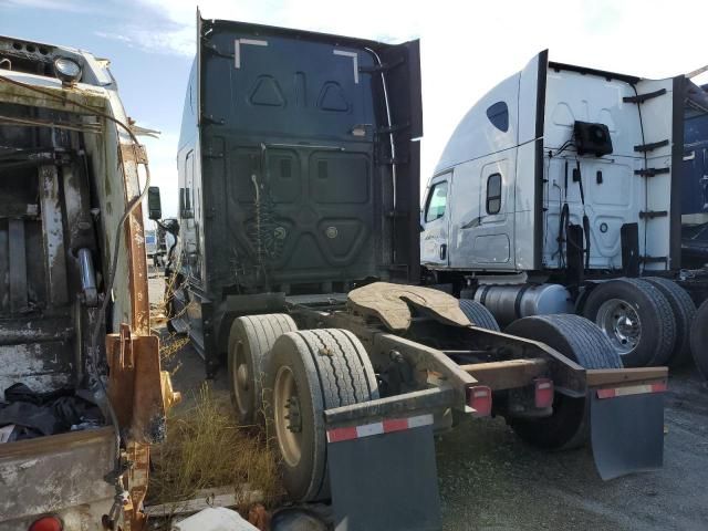 2015 Freightliner Cascadia 125