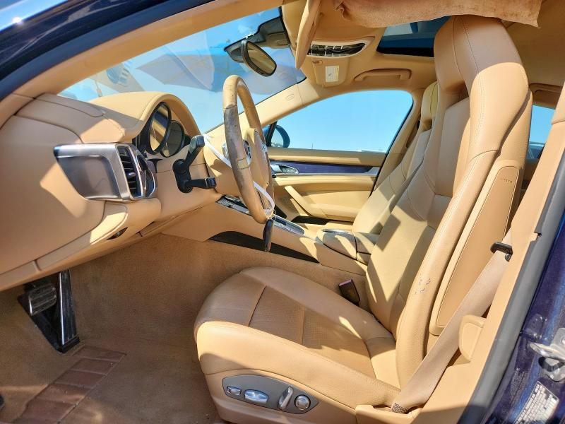 2014 Porsche Panamera 2