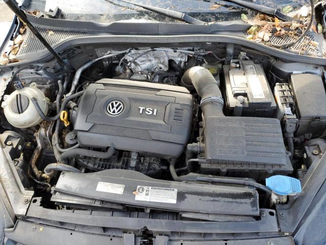 2016 Volkswagen Golf Base / s