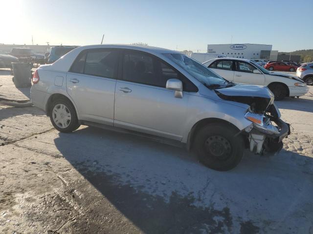 2011 Nissan Versa s