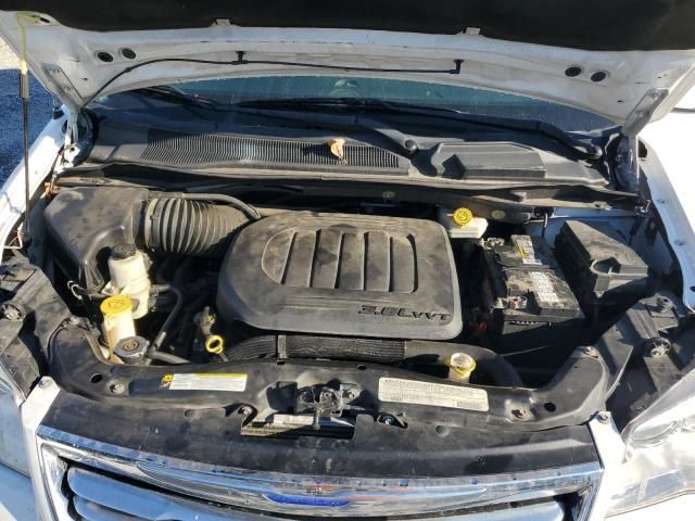 2014 Chrysler Town & Country Touring l