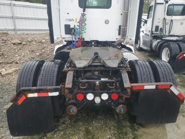 2014 Kenworth T680 Semi Truck