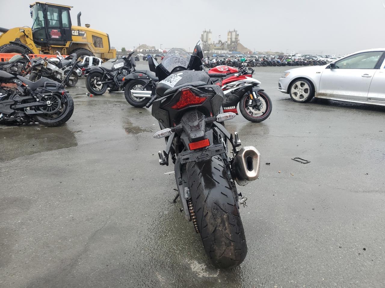 2025 Kawasaki ZX1002 M