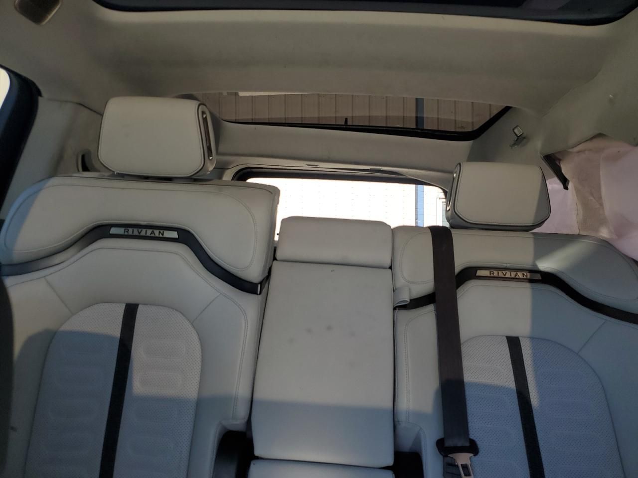 2024 Rivian R1S Adventure