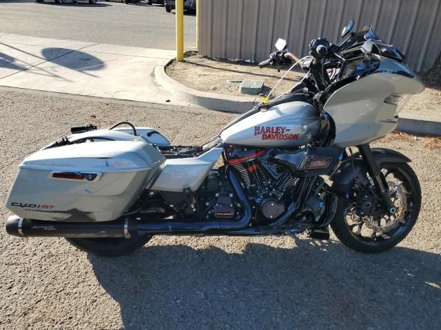 2025 Harley-Davidson Fltrxstse