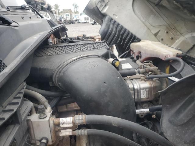 2016 Freightliner Cascadia 125