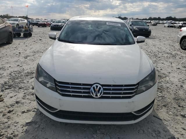 2013 Volkswagen Passat SE