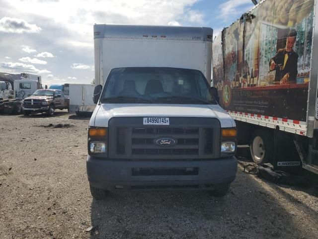 2016 Ford Econoline E350 Super Duty Cutaway Van