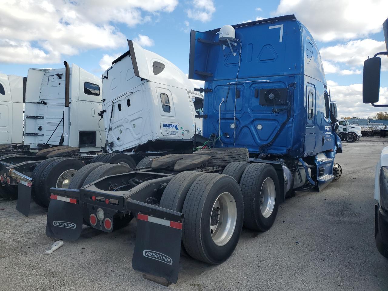 2022 Freigliner 2022 Freightliner Cascadia 126 Semi Truck