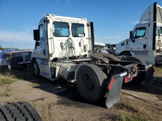 2017 Freightliner Cascadia 1-Trucks Semi Truck