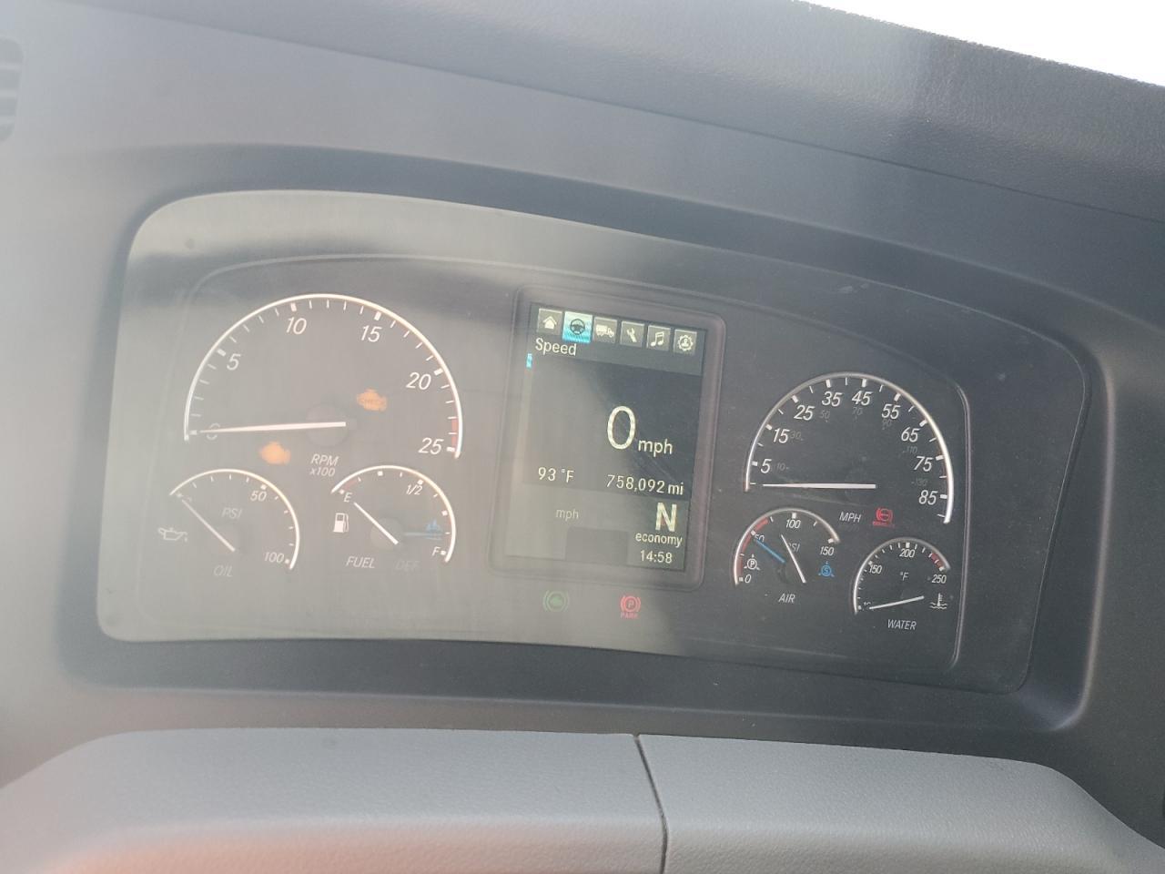 2020 Freightliner Cascadia 126 Semi Truck