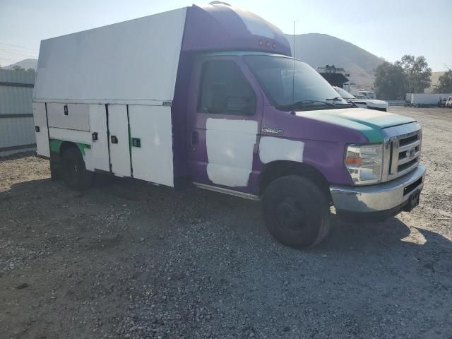 2016 Ford Econoline E450 Super Duty Cutaway Van