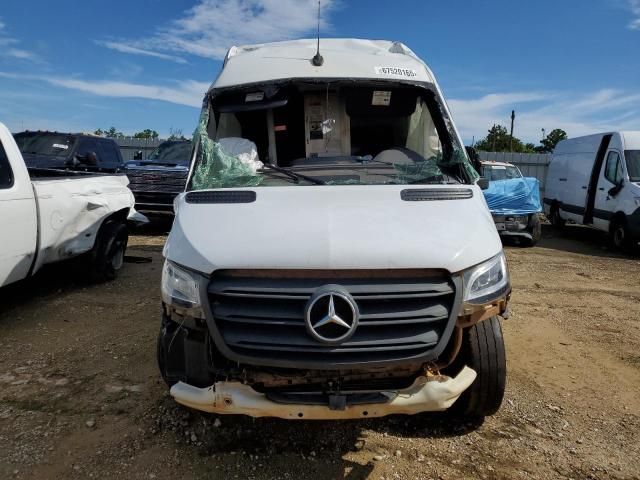 2021 Mercedes-Benz Sprinter 2