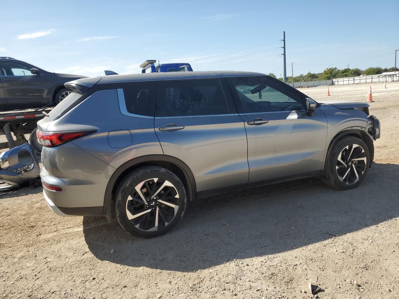 2023 Mitsubishi Outlander se