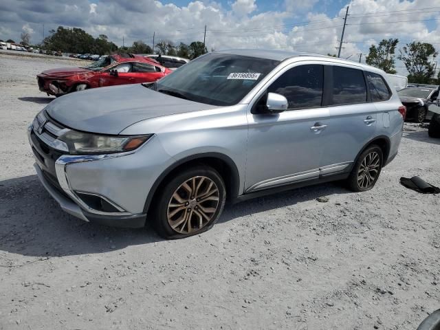 2016 Mitsubishi Outlander SE