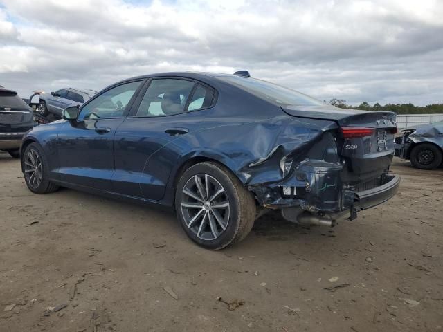 2022 Volvo S60 B5 Momentum