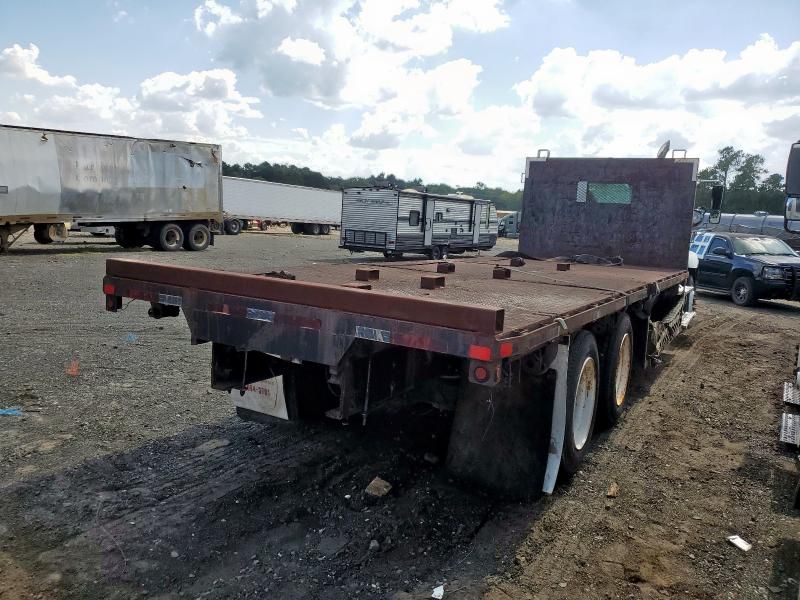 2005 Freightliner Columbia Flatbed Truck