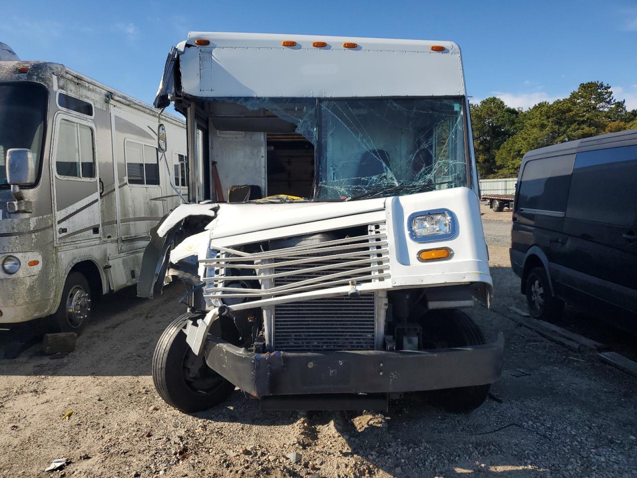 2007 Freightliner Chassis M-Trucks Delivery Van