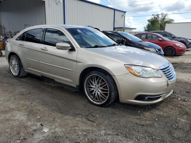 2013 Chrysler 200 Touring